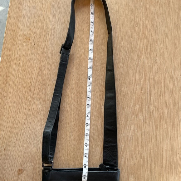 Radley London black crossbody - Picture 4 of 7